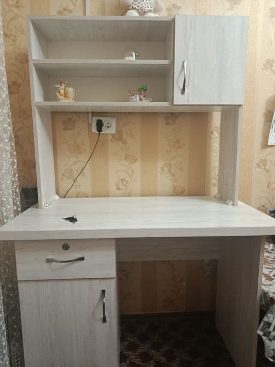 Продаётся письменный стол в бекобаде — 2