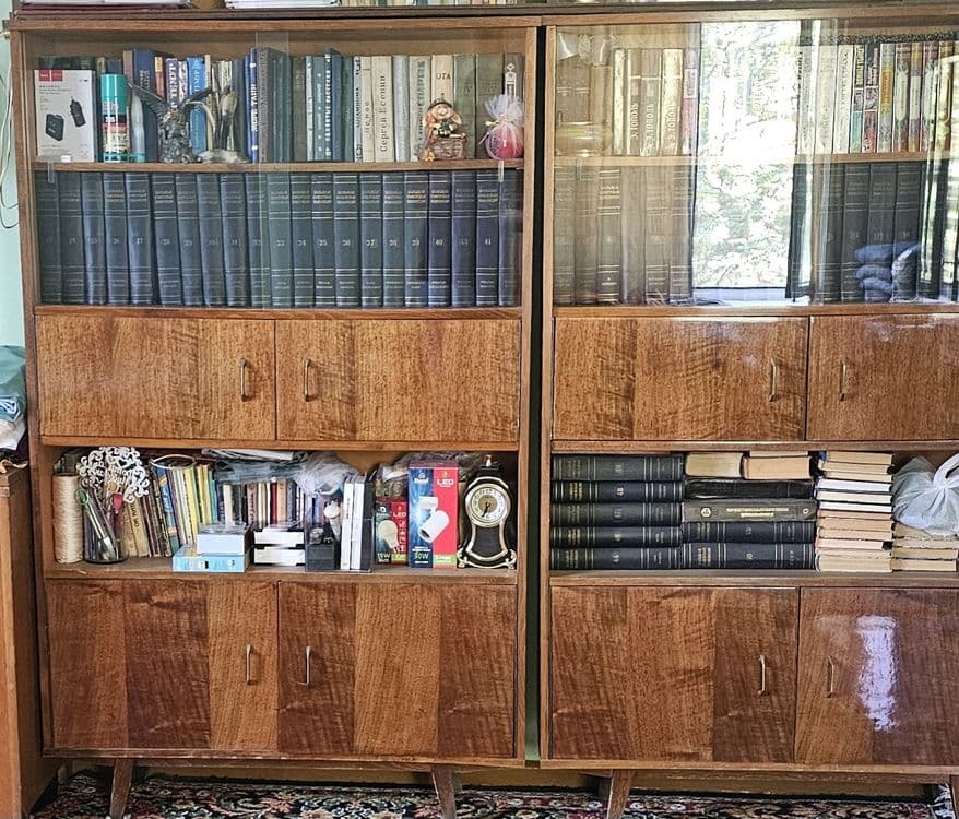 Книжный шкаф, китоблар учун шкаф — 1