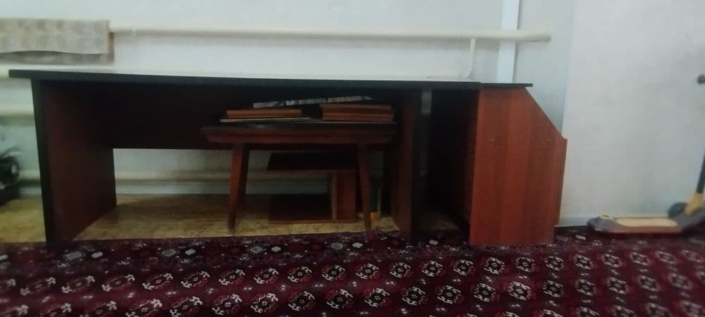 Офисный стол в отличном состоянии — 3
