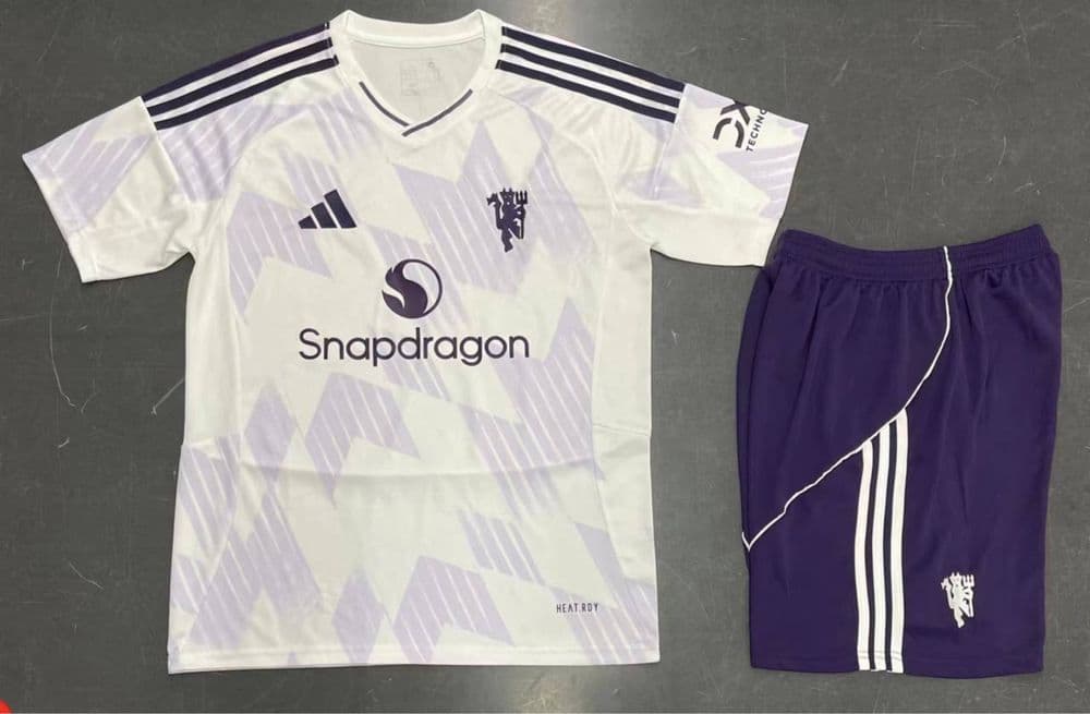 Futbol Forma yengi sezon va Retro formala bor — 7