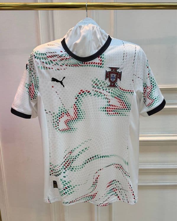 Futbol Forma yengi sezon va Retro formala bor — 8