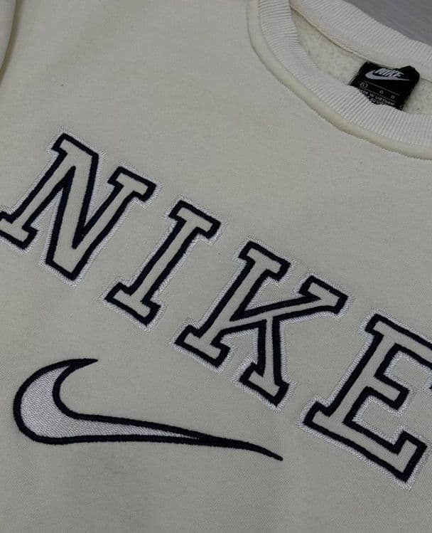 Свитшот молочный NIKE ретро — 2
