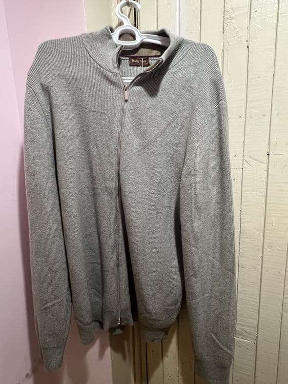 Erkaklar uchun zamonaviy kulrang kardigan-3XL — 3
