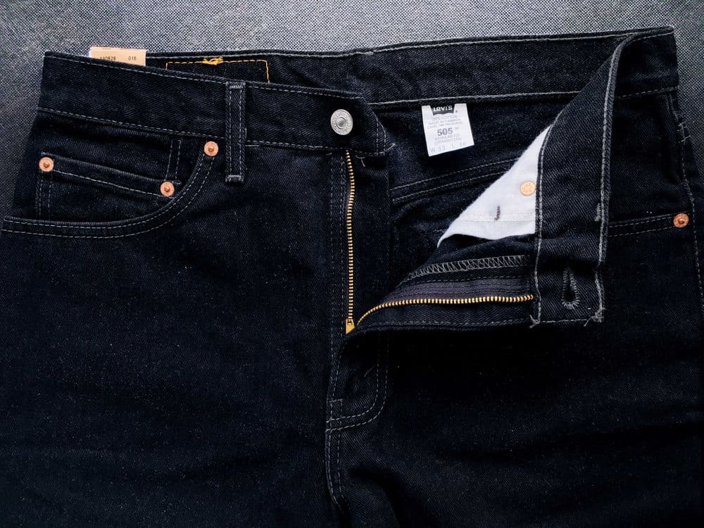 VINTAGE 1994 Made in Canada LEVI'S® 505® Straight Cut Jeans — W33 L36 — 4