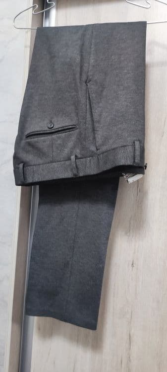 Seriy rangda kostyum, bryuk, jiket — 5