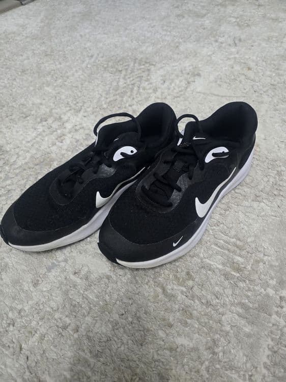 Кроссовки Nike в хорошем состоянии — 1