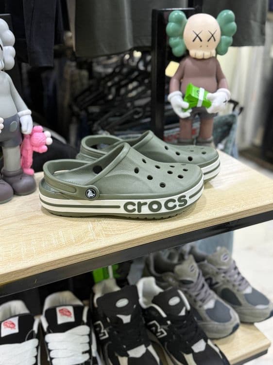 Летние шлепанцы Crocs — 3