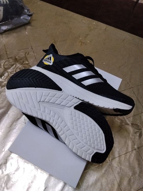 Adidas krasofka Vetnamda ishlab chiqarilgan — 4