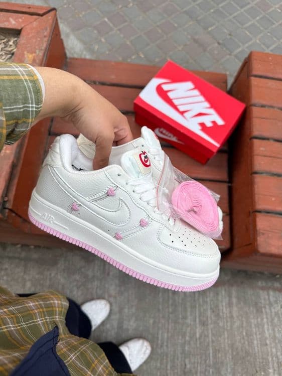 Nike Air Forse  1 — 13