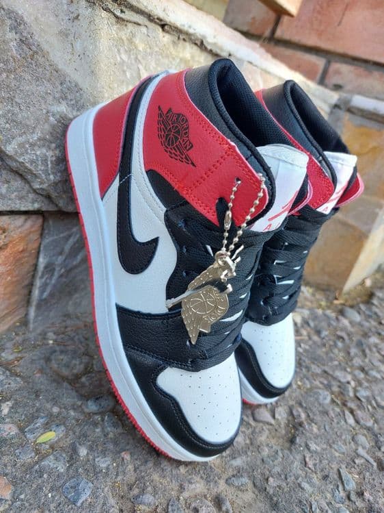 Качественные кроссовки Nike air Jordan 1 — 2
