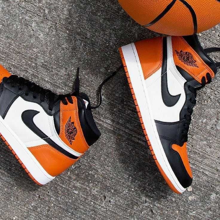 Качевственные кроссовки Nike Air Jordan 1 — 6