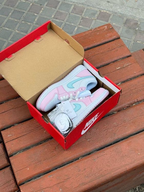 Nike Air Jordan low — 3