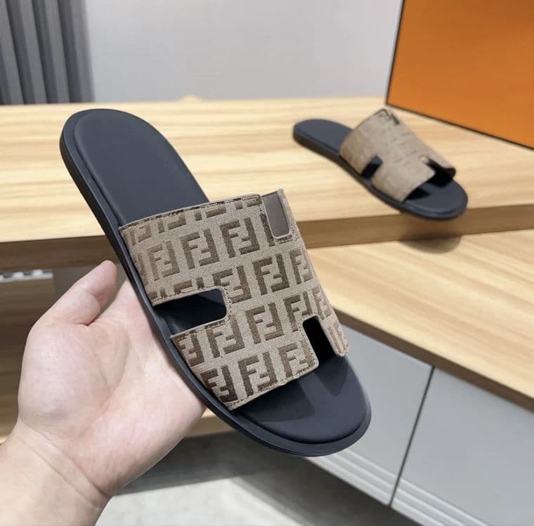 Fendi tapochka sotiladi — 4