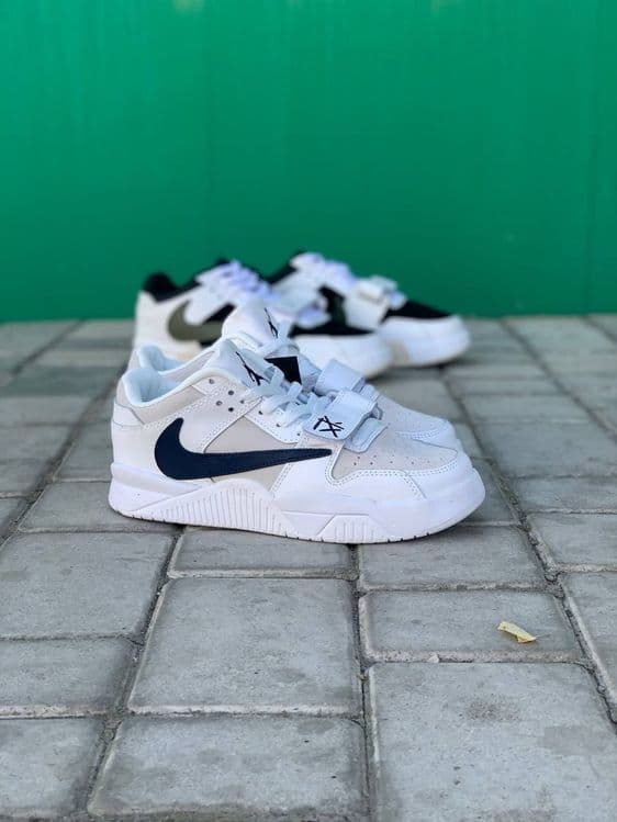 Nike Jordan x Travis Scott — 4