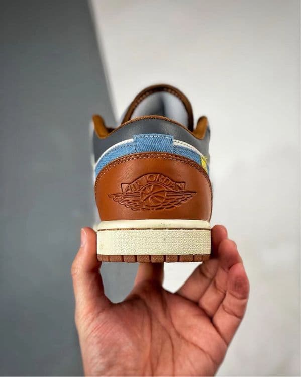 •Air Jordan 1 Low AJ1 — 4