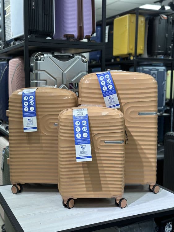Чемодан средний (M) — 240 000 сум — 4