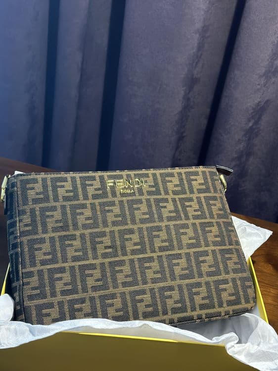 Продам Сумка от оригинальный бренд Fendi, Cofee. — 2
