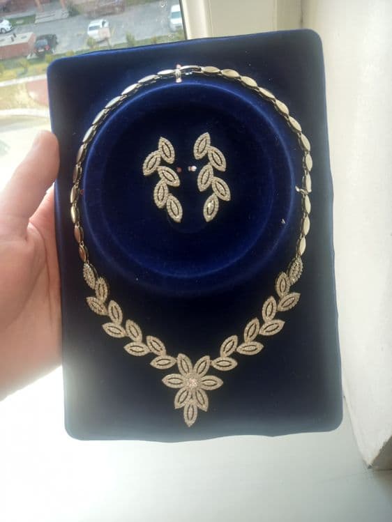 Komplekt bjuteriya sotiladi — 1