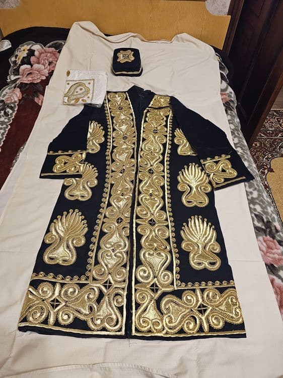 Продается новый чапан золотой — 5