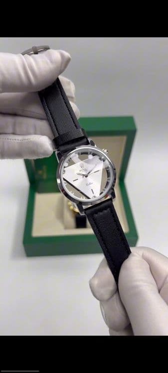 Rolex uchburchak soati — 2