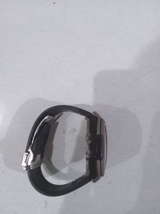 HUBLOT QUL SOATI holati urta — 4