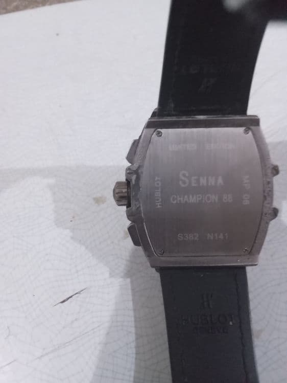 HUBLOT QUL SOATI holati urta — 5