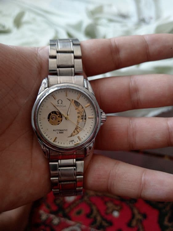 Omega mehanika soat sotiladi — 1