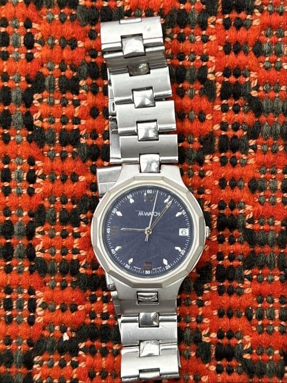 M Watch  Shvetsariya soati — 1
