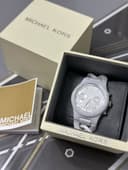 Часы от Micheal Kors