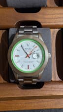 Rolex soat sotiladi