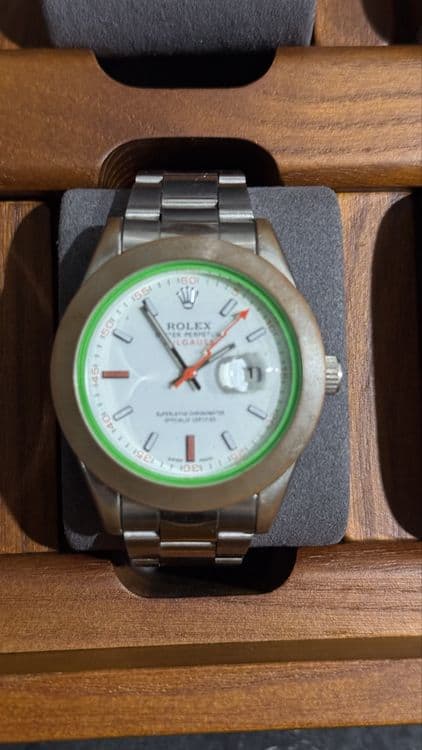 Rolex soat sotiladi — 1