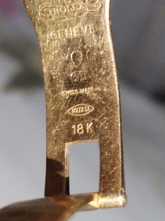 Rolex soati sotiladi — 2