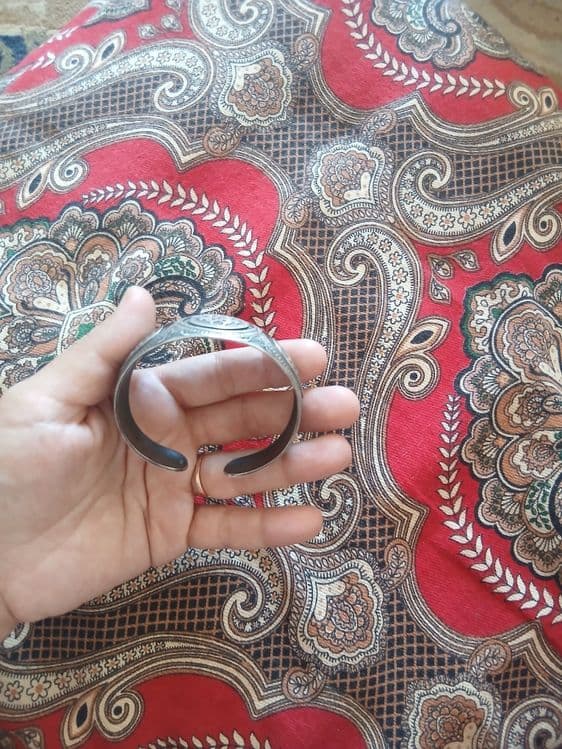Kumush bilakuzuk — 2