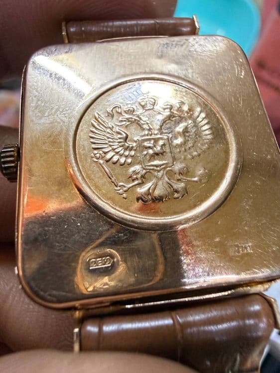 * MакТайм золотые часы с брилиантами 583 пробы со звездой смотрятся кр — 8