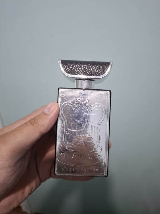 Atirlar. Kamroq qolgan original atirni ichiga parfum suv to'ldirilgan — 4