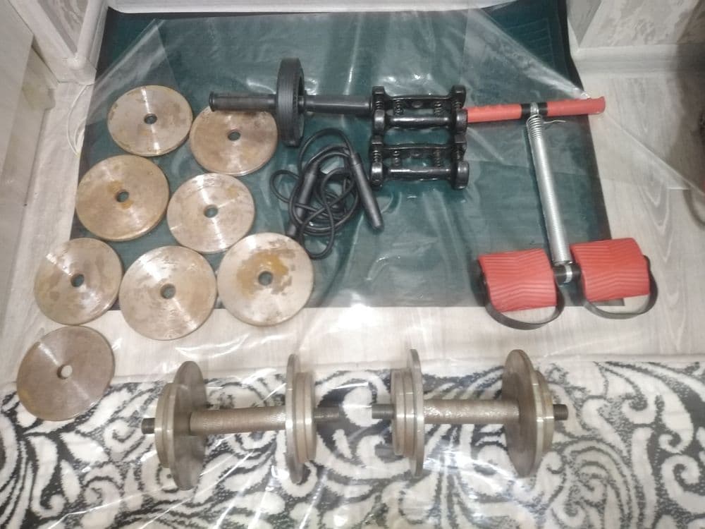 Sport anjomlari sotiladi — 2