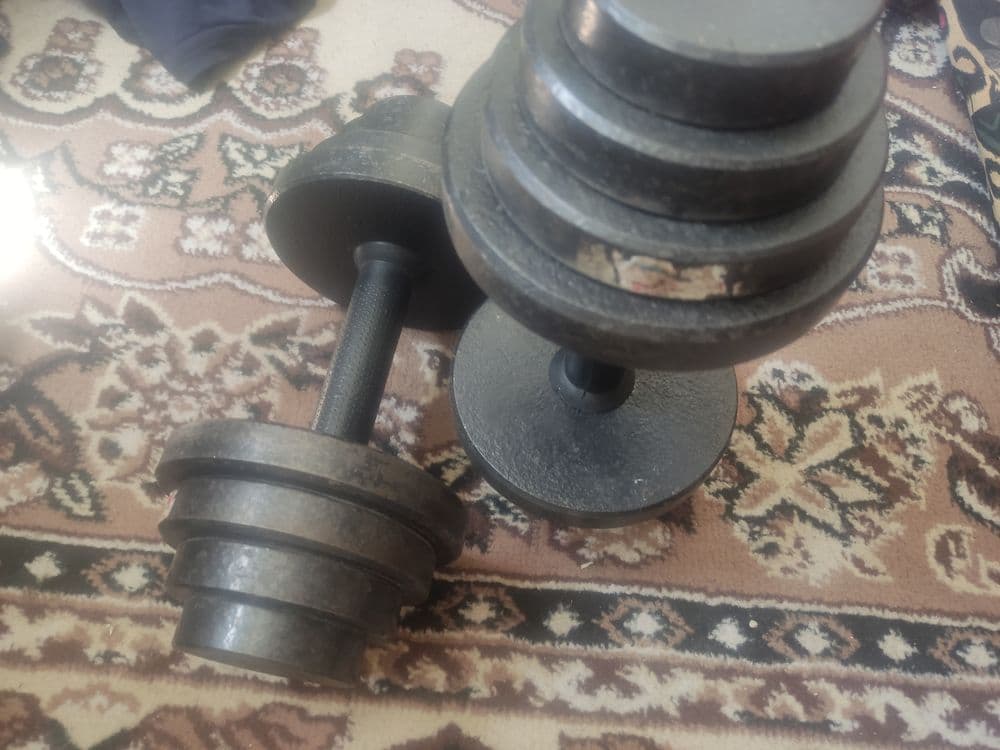 Gantel 10kg dan 2 ta 20kg hammasi yechiladi