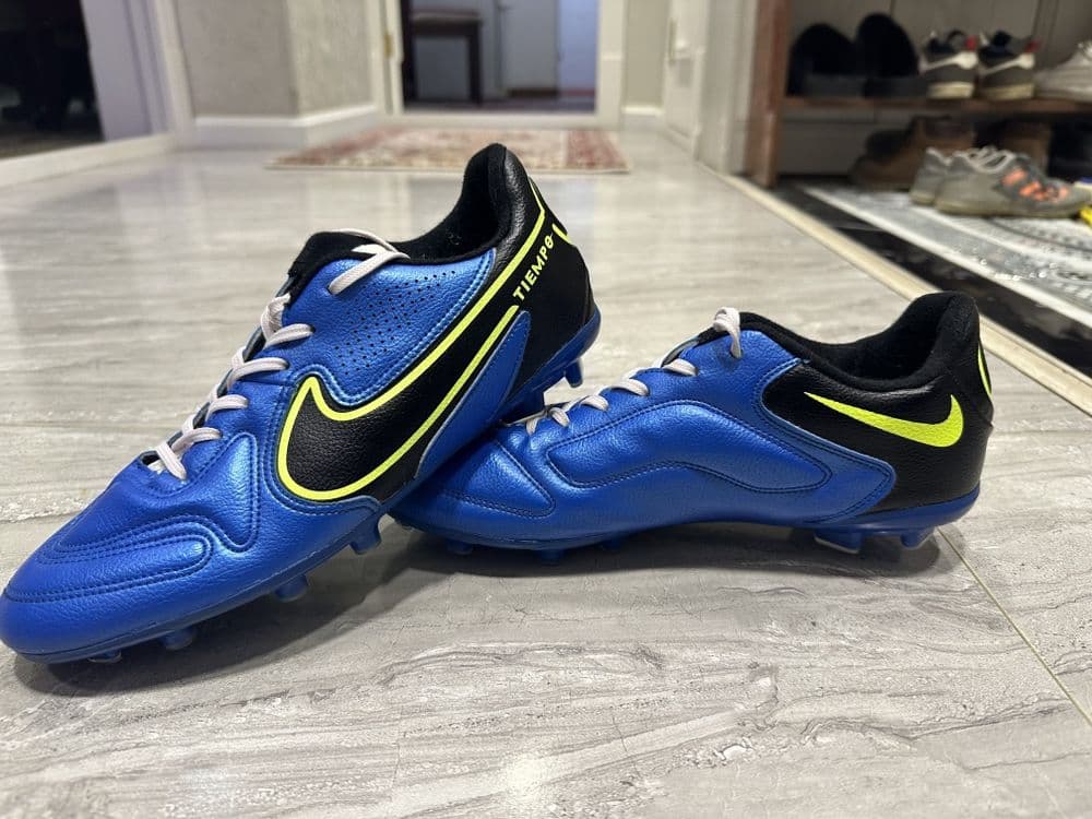 Бутсы Nike Tiempo почти новые. Butsi Nike Tiempo pochti yengi.Razmer40 — 2
