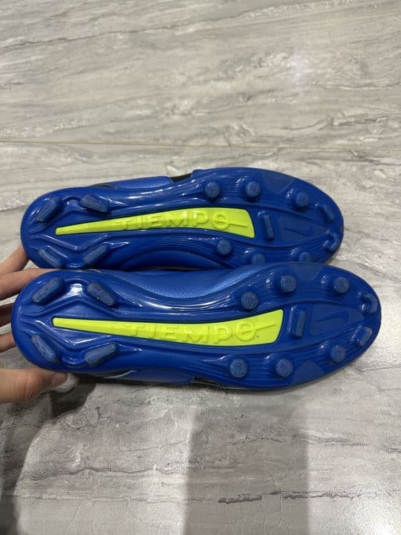 Бутсы Nike Tiempo почти новые. Butsi Nike Tiempo pochti yengi.Razmer40 — 3