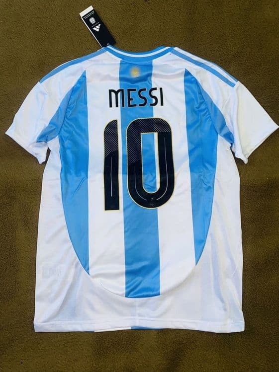 Argentina futbolkasi  Messi
Yangi / deyarli yangi Argen — 2
