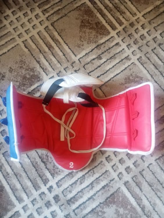 Taekwondo uchun pradektr, shitki, shlem kaskali hammasini holati zoʻr. — 7