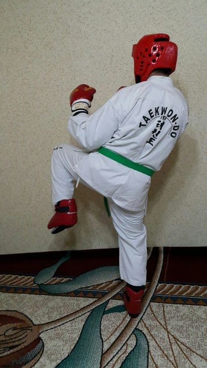 KARATE Komplekt.. { Kimano + Shlem + Perchatka + Aksesuar }. OPTOM — 4