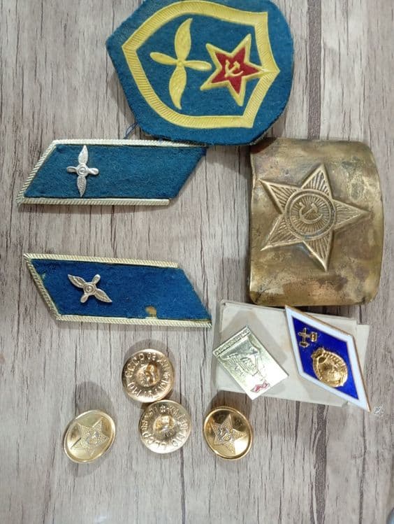 Значок военный шевроны и бляха от ремня — 1
