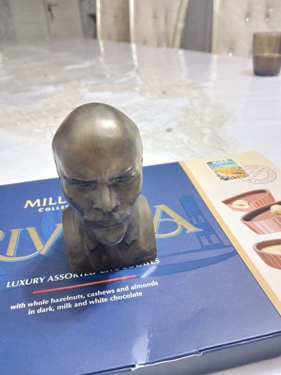 Металический бронзвий бюст ленина — 1