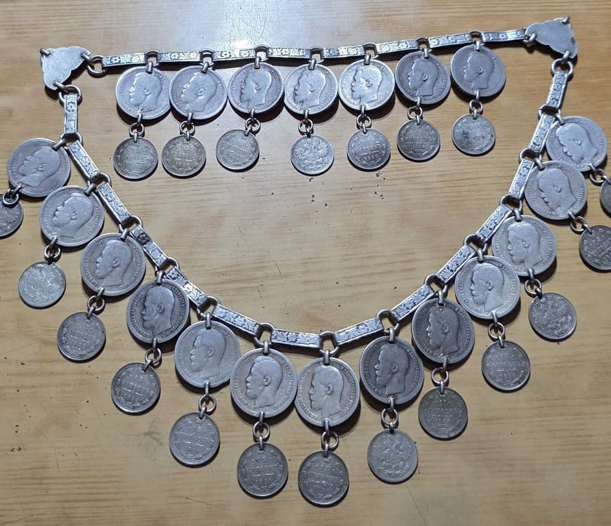 Антикварное старинное женское украшение из монет царя Николая второго — 9