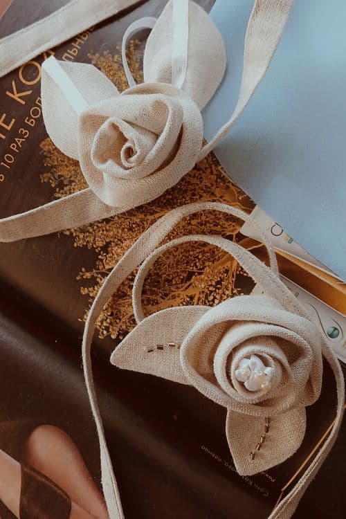 Цветок из льняной натуральной ткани. — 3
