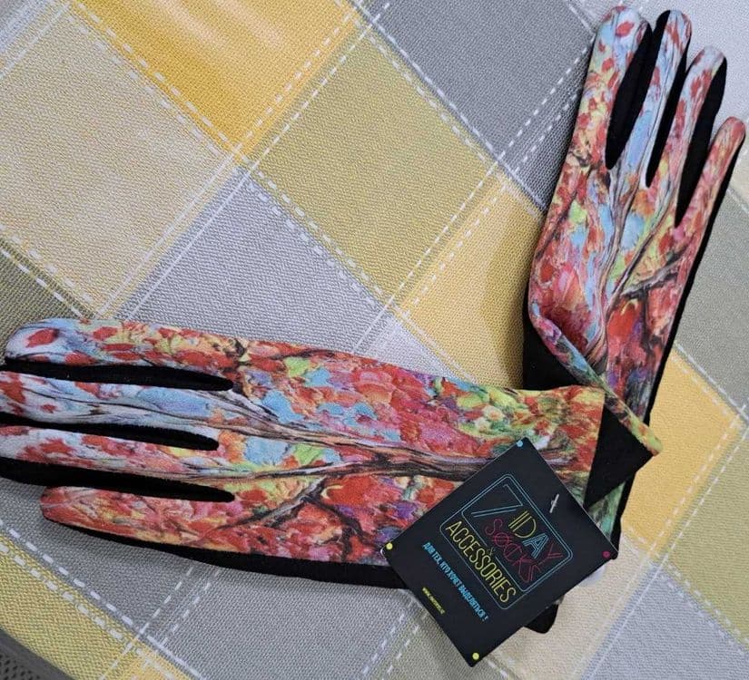 Женские перчатки бренда 7 Days Socks Accessories. Цветные, новые. — 1