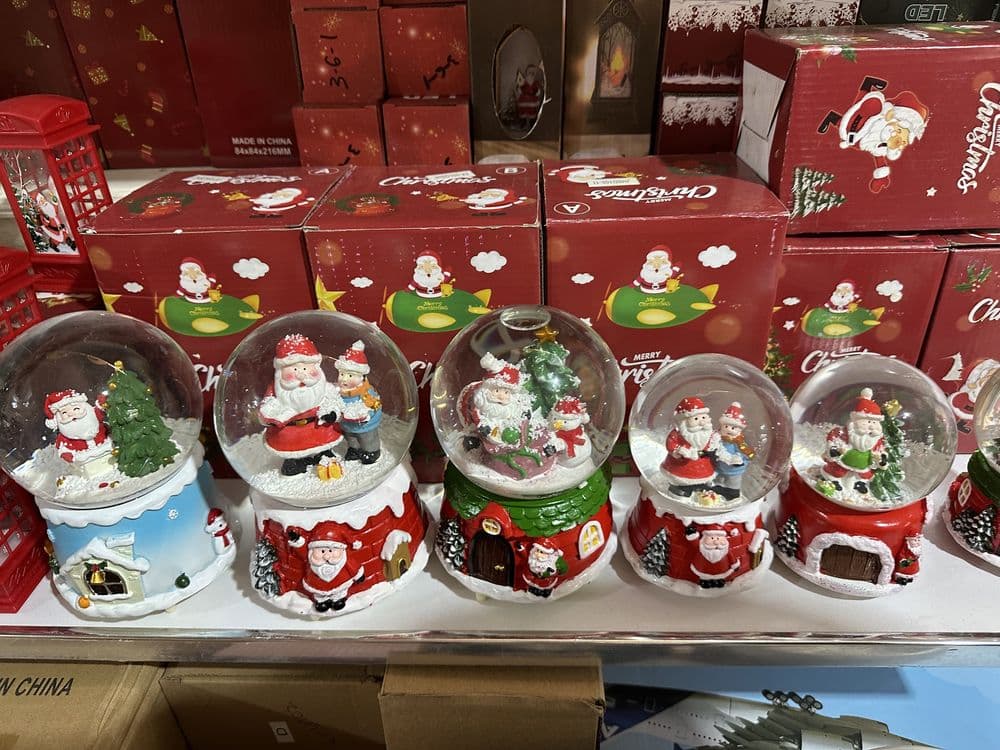 Снежный шар новогодние подарки янги (новый) — 1