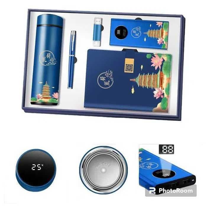 Подарочный набор power bank 10 000 mAh флешка термос блокнот Зарядкой — 2