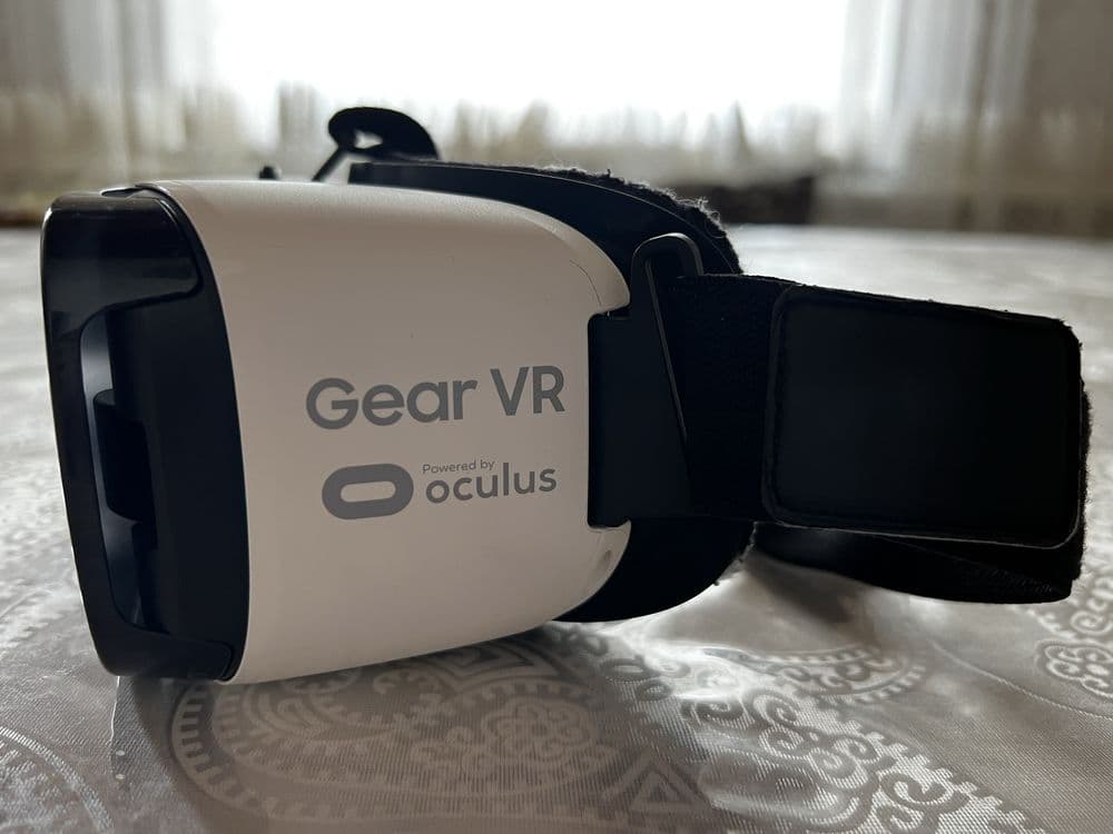 Samsung Gear VR Oculus — 1